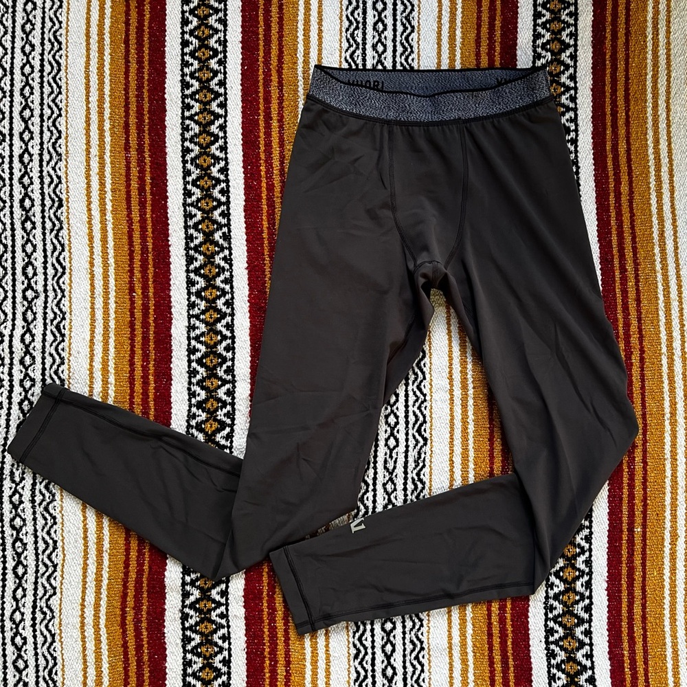 Vuori Limitless Compression Tight - Charcoal 🏔️